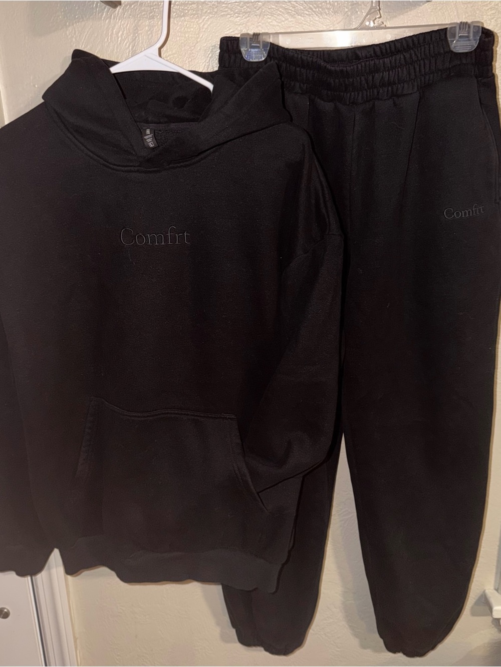BUNDLE ✨ comfrt hoodie and sweatpants set! size large